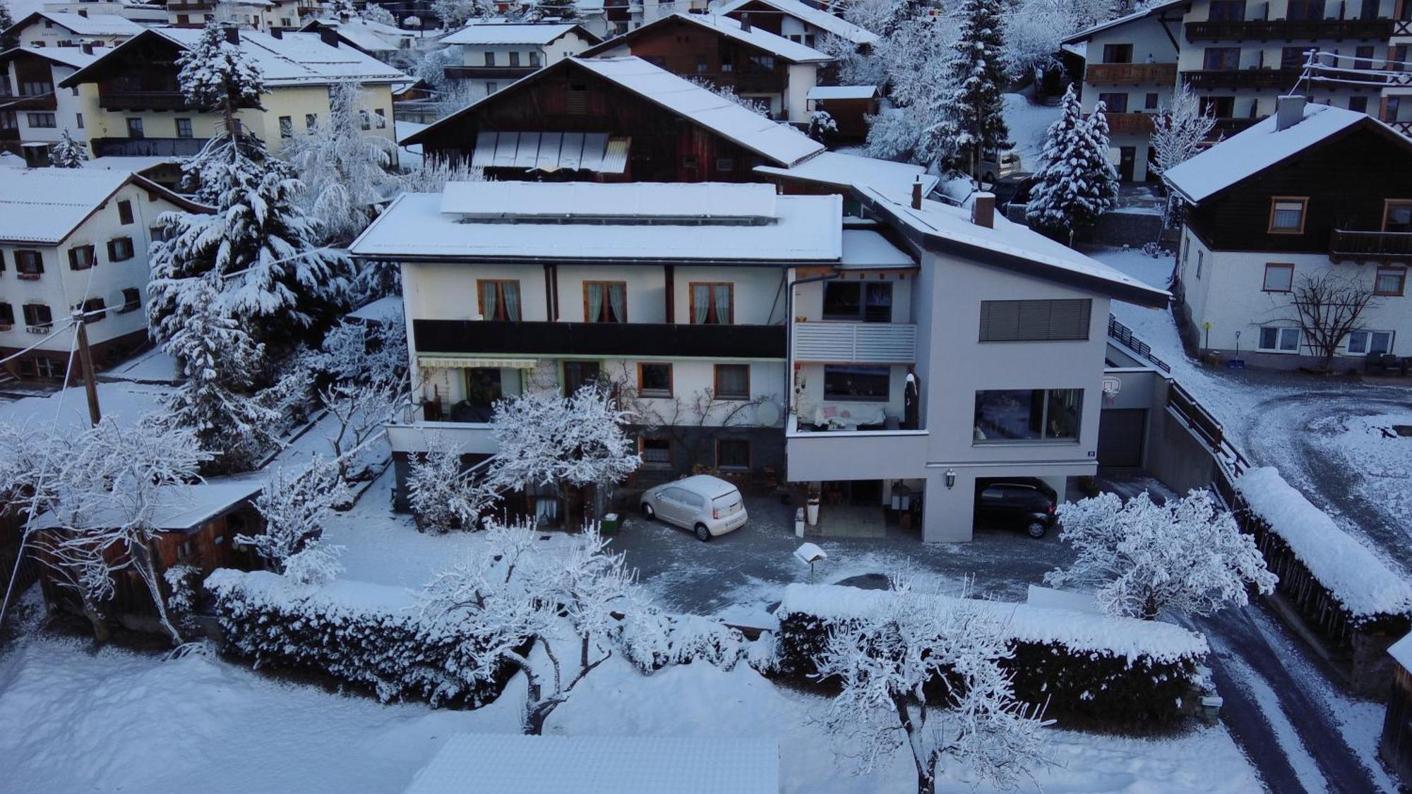 Haus Walch Apartment Pettneu am Arlberg Exterior photo